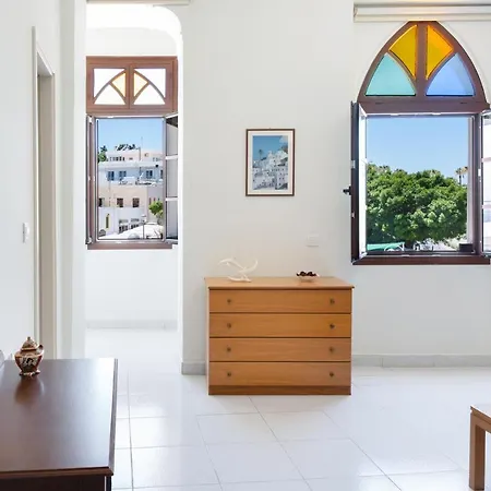 Port House Apartment *